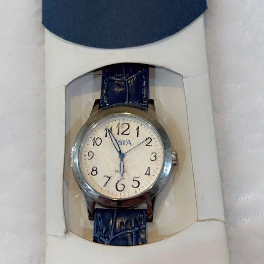 Vera Pelle 2007 Anna Watch Perfect Working Condition NO FLAWS